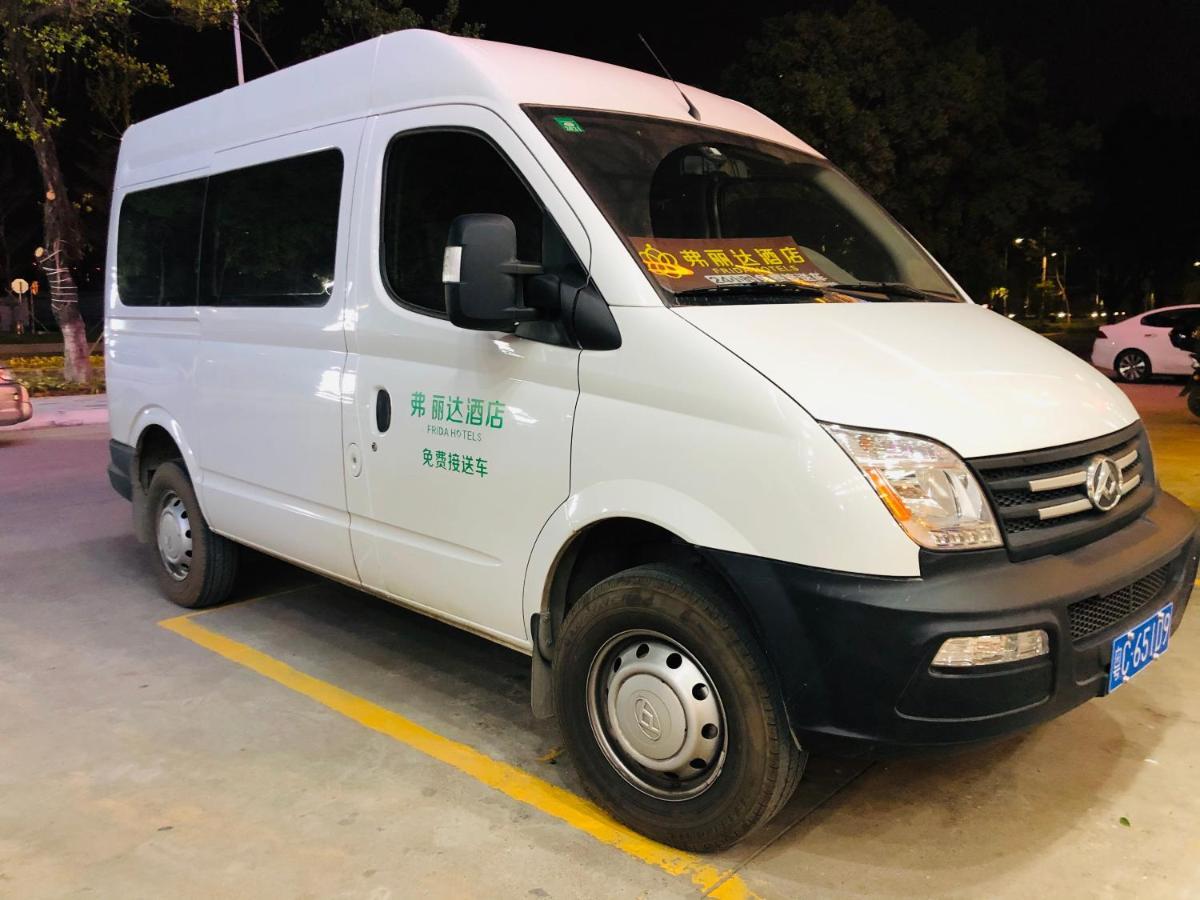 Frida Hotels Guangzhou Baiyun International Airport Екстер'єр фото