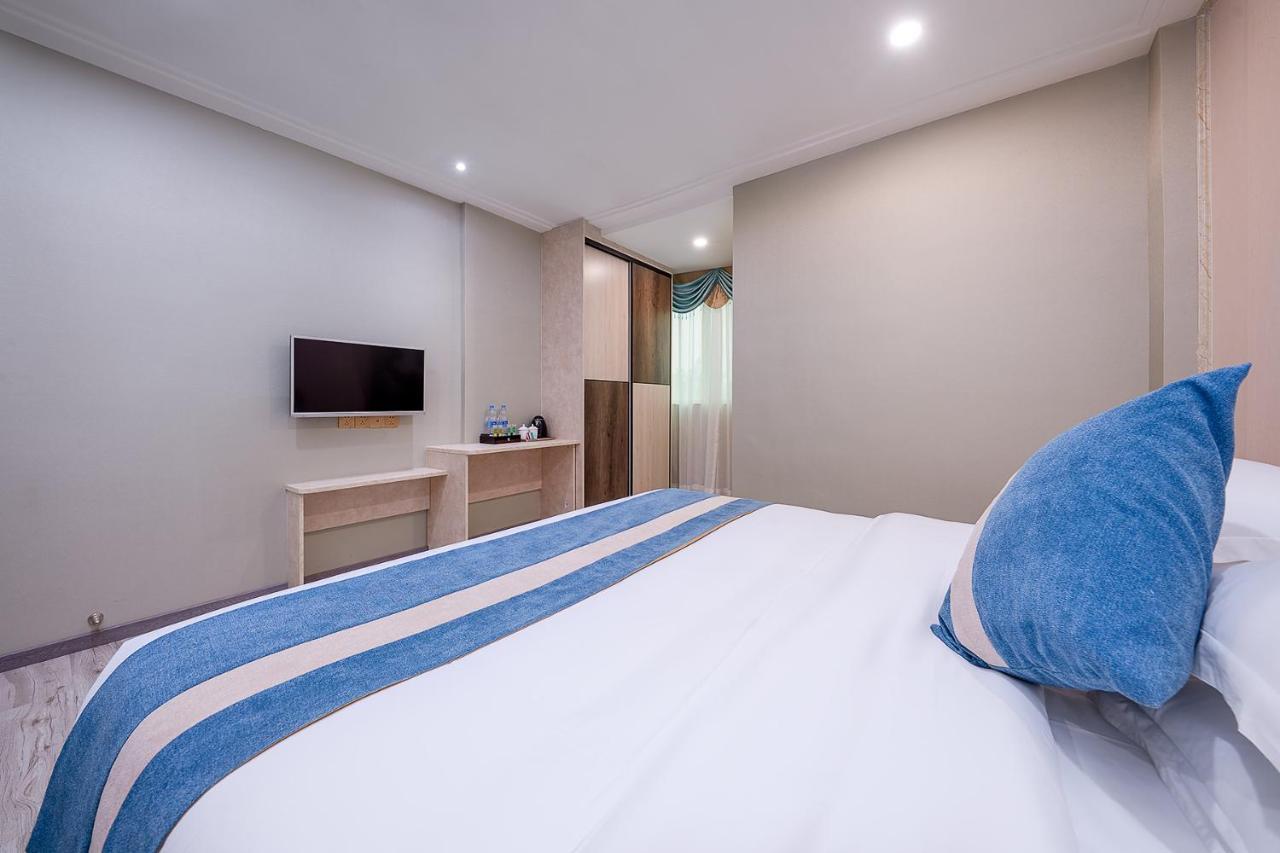 Frida Hotels Guangzhou Baiyun International Airport Екстер'єр фото