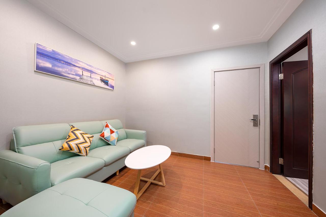 Frida Hotels Guangzhou Baiyun International Airport Екстер'єр фото
