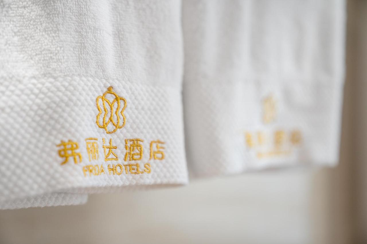 Frida Hotels Guangzhou Baiyun International Airport Екстер'єр фото
