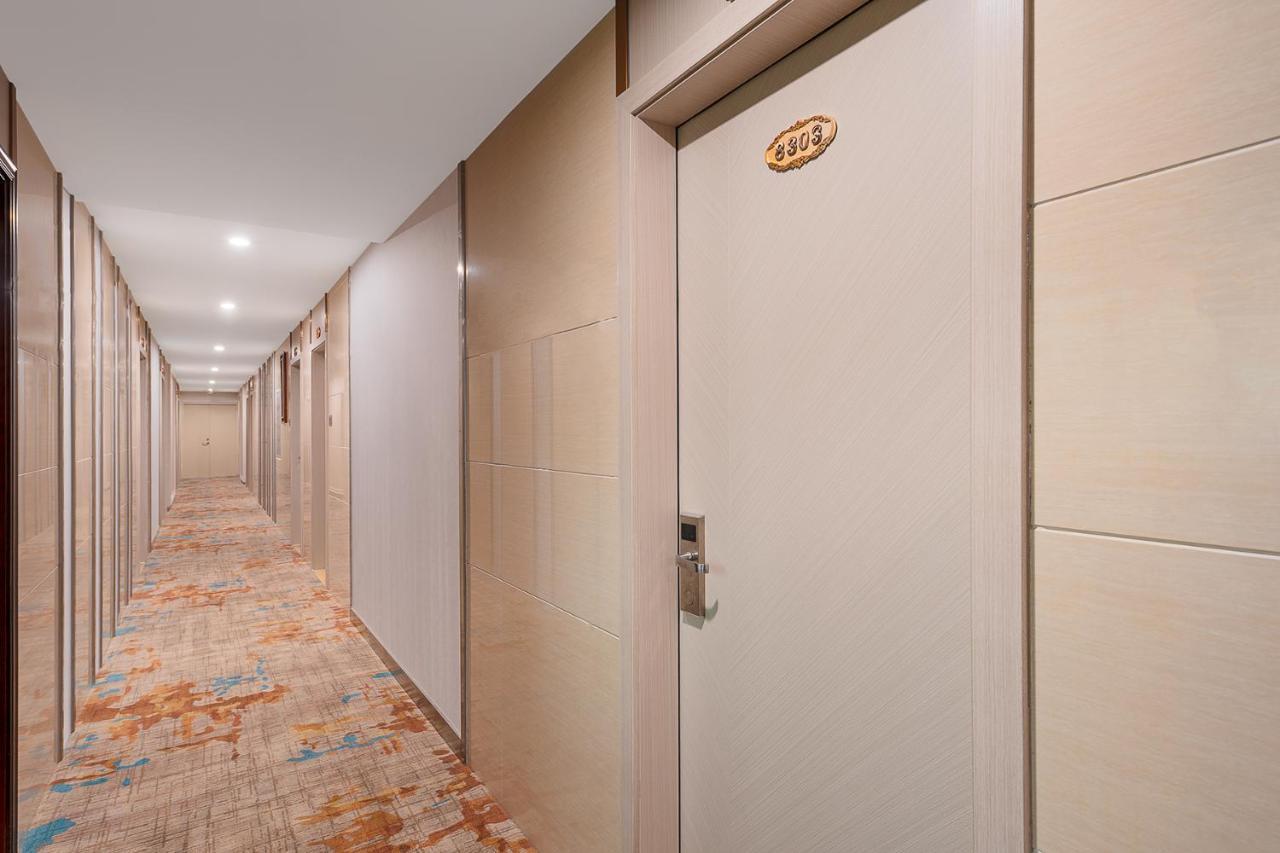 Frida Hotels Guangzhou Baiyun International Airport Екстер'єр фото